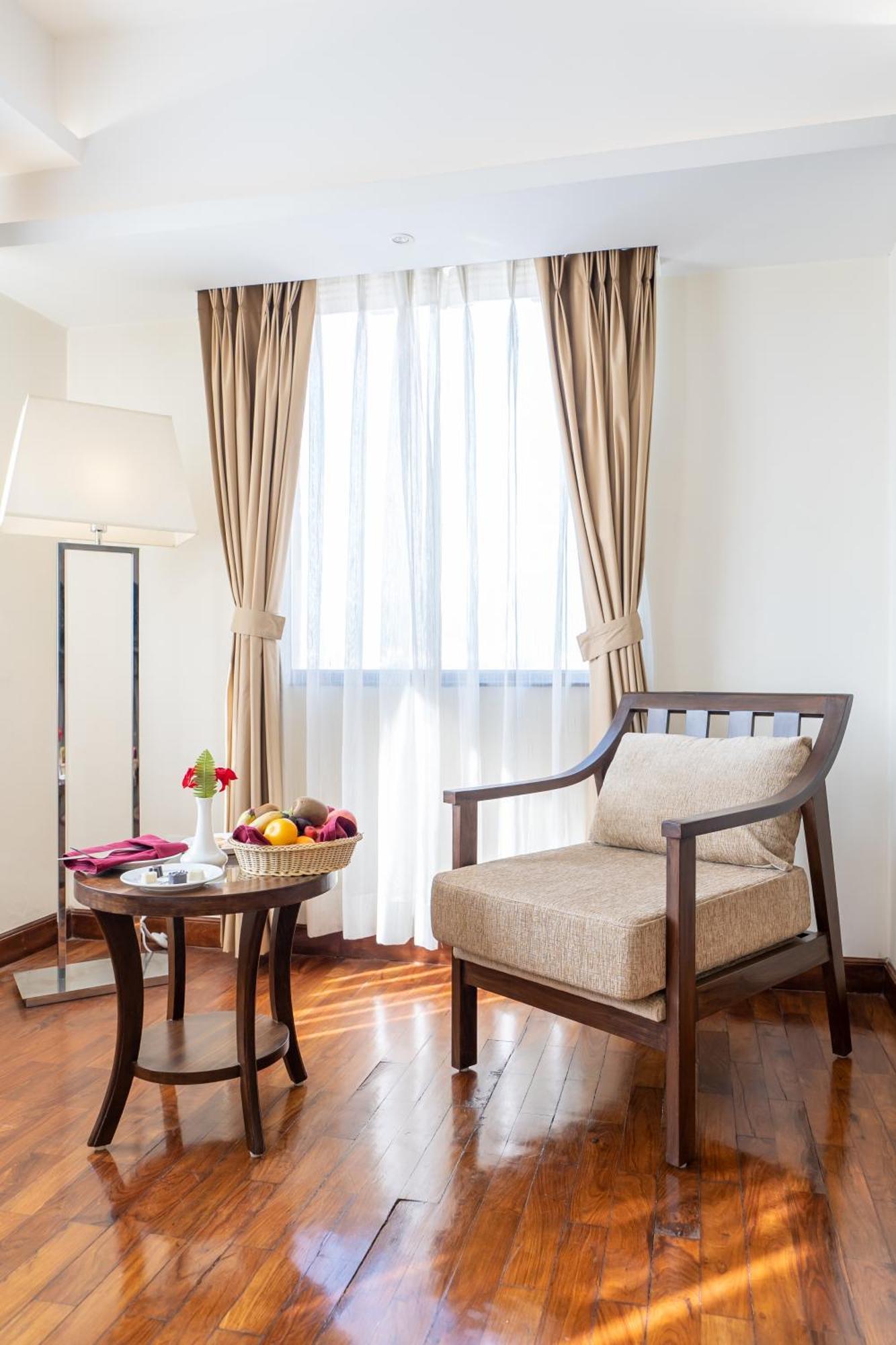 Hotel Ramada By Wyndham Kathmandu Dhumbarahi Exteriér fotografie